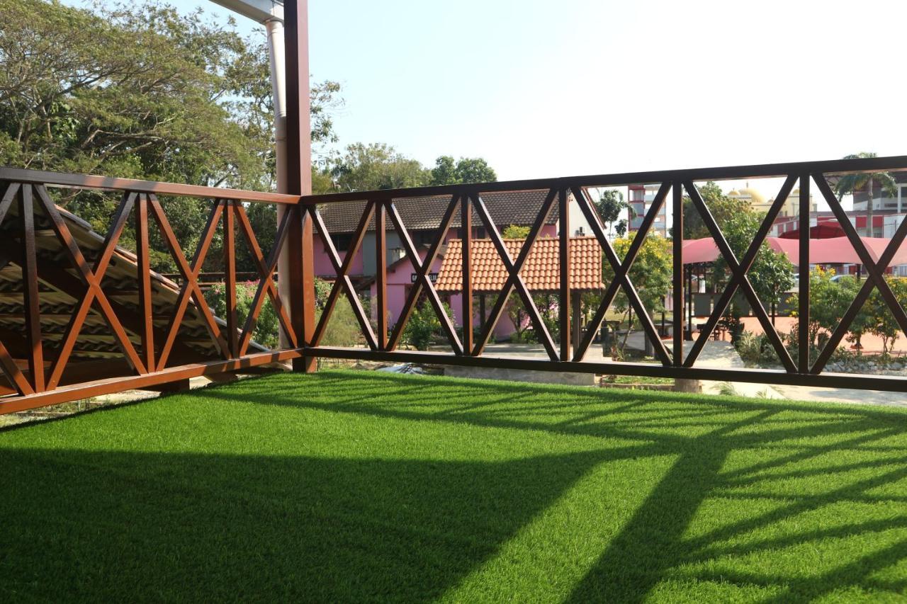 Inapan Taman Herba Kepala Batas  Exteriér fotografie